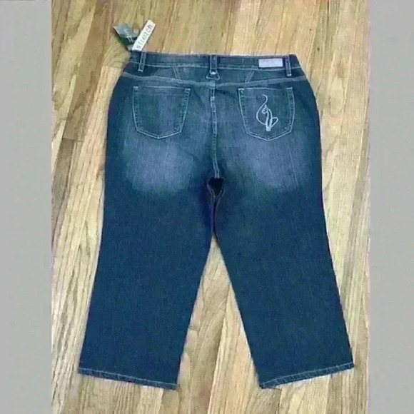 Women’s Baby Phat Stretch Crop capri cropped Jeans Size 20 NWT OP$64 - Picture 1 of 10